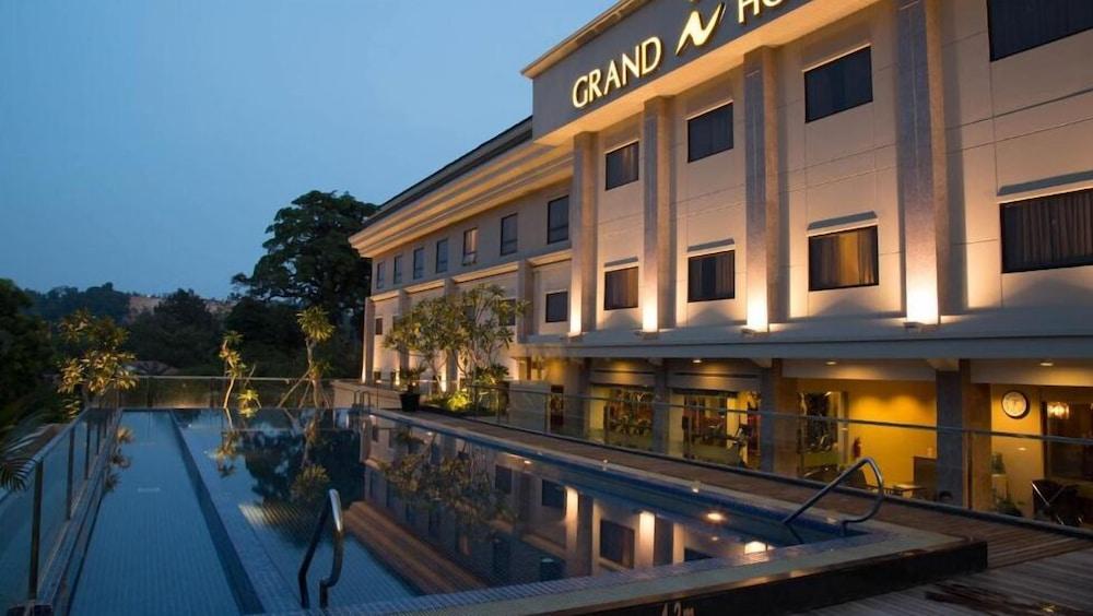 I Hotel Batam Nagoya Eksteriør bilde