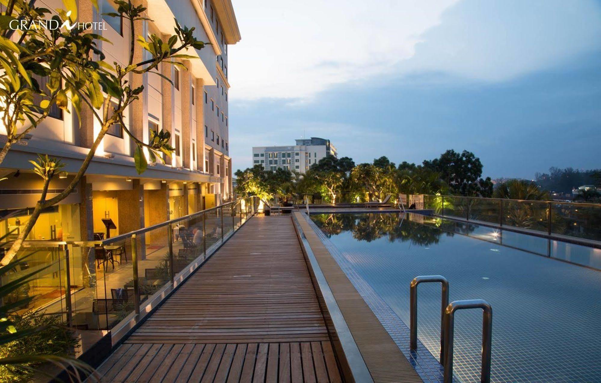 I Hotel Batam Nagoya Eksteriør bilde