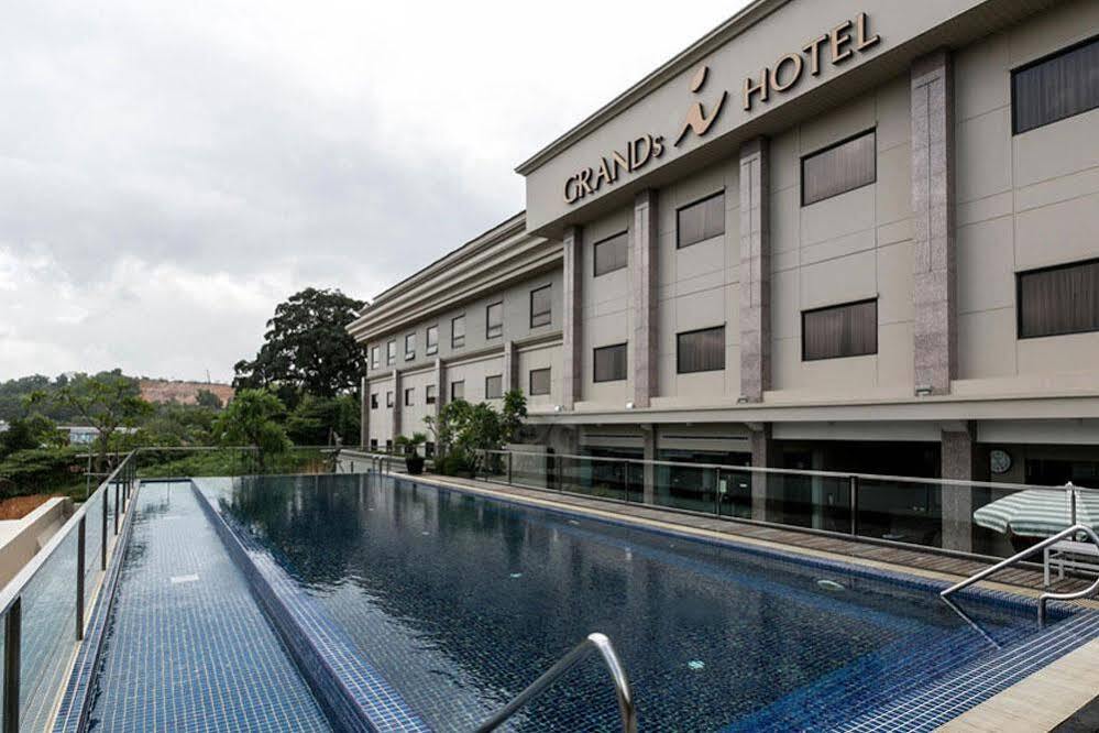 I Hotel Batam Nagoya Eksteriør bilde